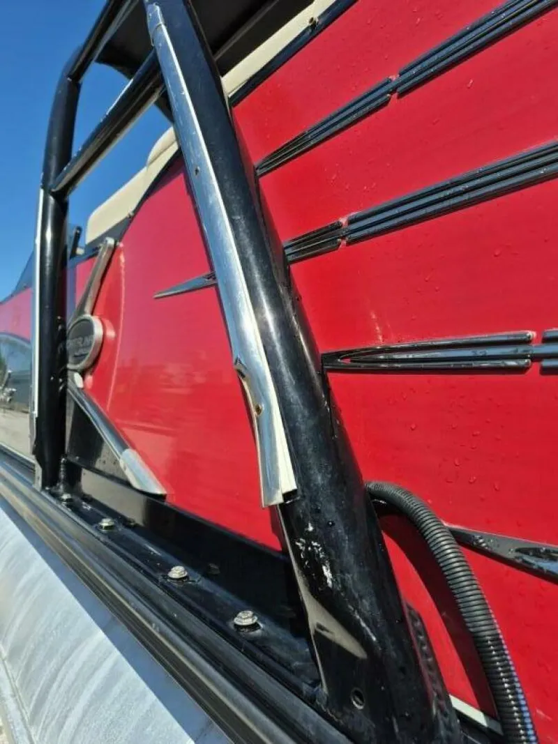 Slide: The Image of Avalon 2785 Catalina QL 2017 - 5955108