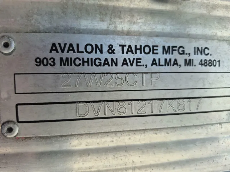 Slide: The Image of Avalon 2785 Catalina QL 2017 - 5955110