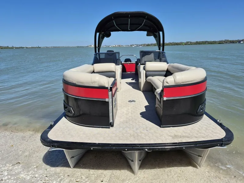 Slide: The Image of Avalon 2785 Catalina QL 2017 - 5955083