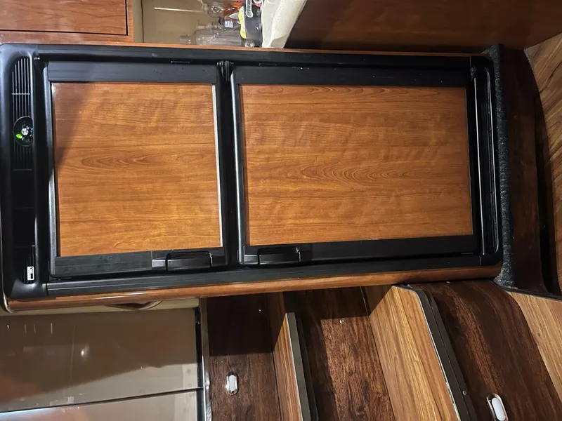 Slide: The Image of Sea Ray 410 Express Cruiser 2003 - 5949026