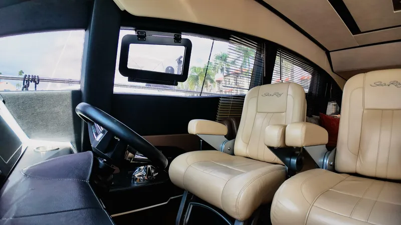 Slide: The Image of Sea Ray L590 Fly 2016 - 5975611