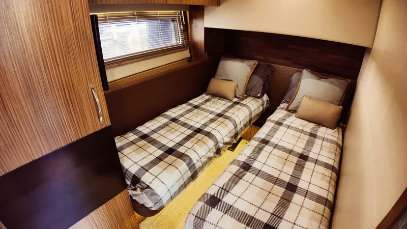 Slide: The Image of Sea Ray L590 Fly 2016 - 5975616