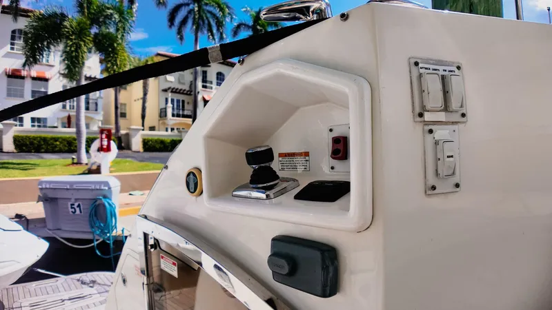 Slide: The Image of Sea Ray L590 Fly 2016 - 5975621