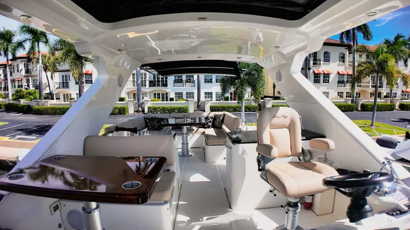 Slide: The Image of Sea Ray L590 Fly 2016 - 5975624