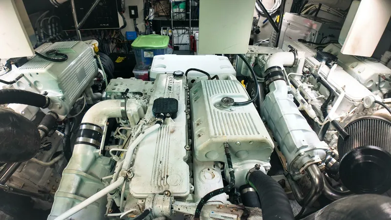 Slide: The Image of Sea Ray L590 Fly 2016 - 7676428