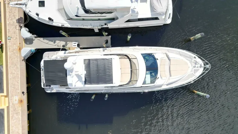 Slide: The Image of Sea Ray L590 Fly 2016 - 7676425