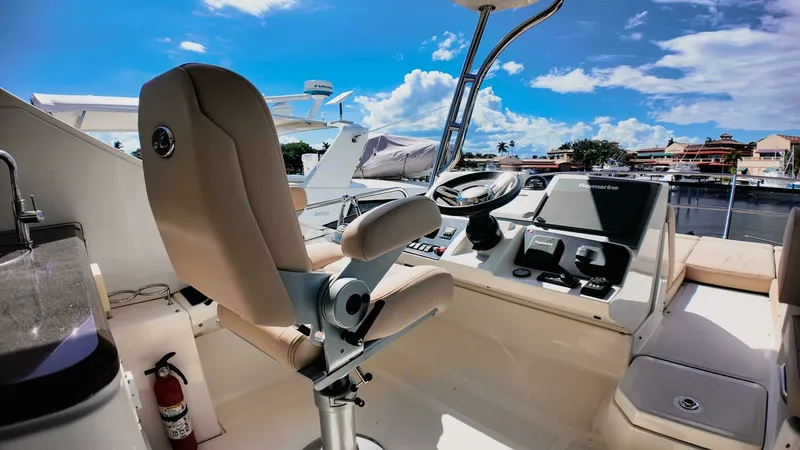 Slide: The Image of Sea Ray L590 Fly 2016 - 7676419