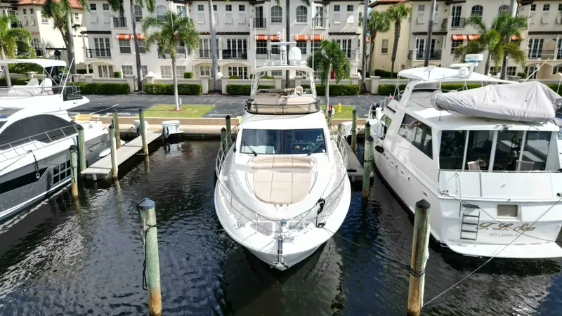 Slide: The Image of Sea Ray L590 Fly 2016 - 7676423