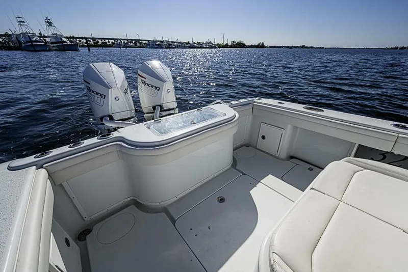 Slide: The Image of Yellowfin 32 Offshore 2021 - 5949088