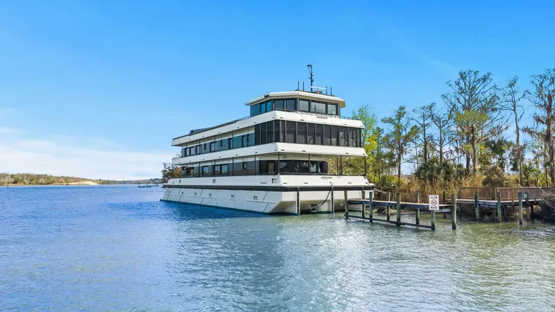 Slide: The Image of Breaux Brothers 120 GLV 2025 - 5990269