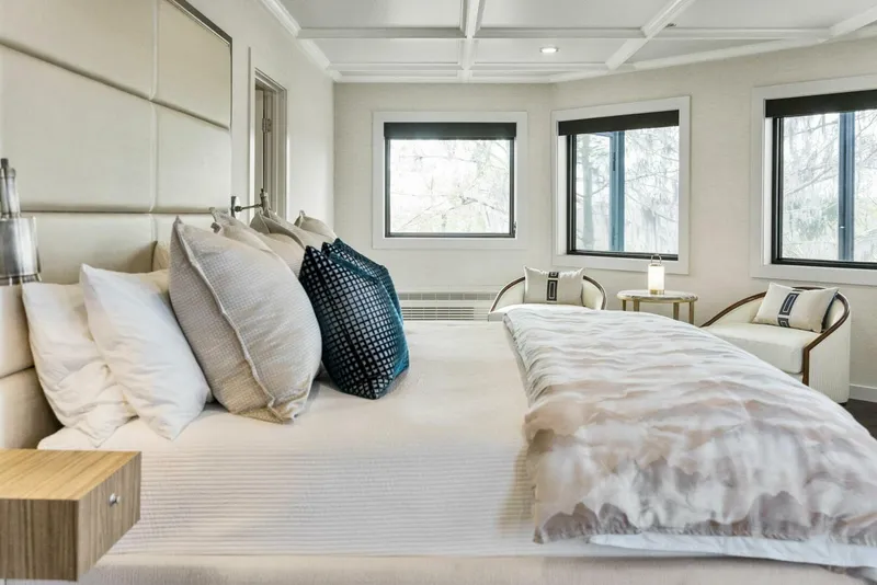 Slide: The Image of Breaux Brothers 120 GLV 2025 - 5990442