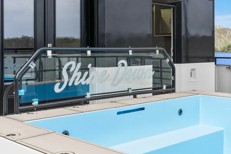 Slide: The Image of Breaux Brothers 120 GLV 2025 - 5990477