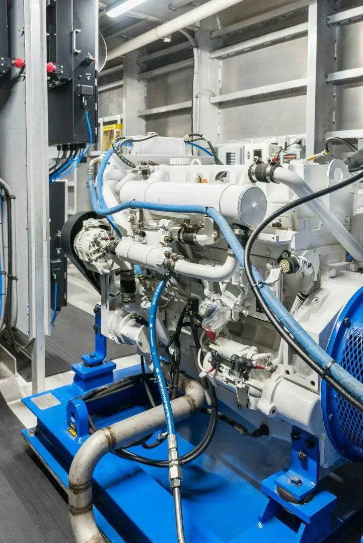 Slide: The Image of Breaux Brothers 120 GLV 2025 - 5990494