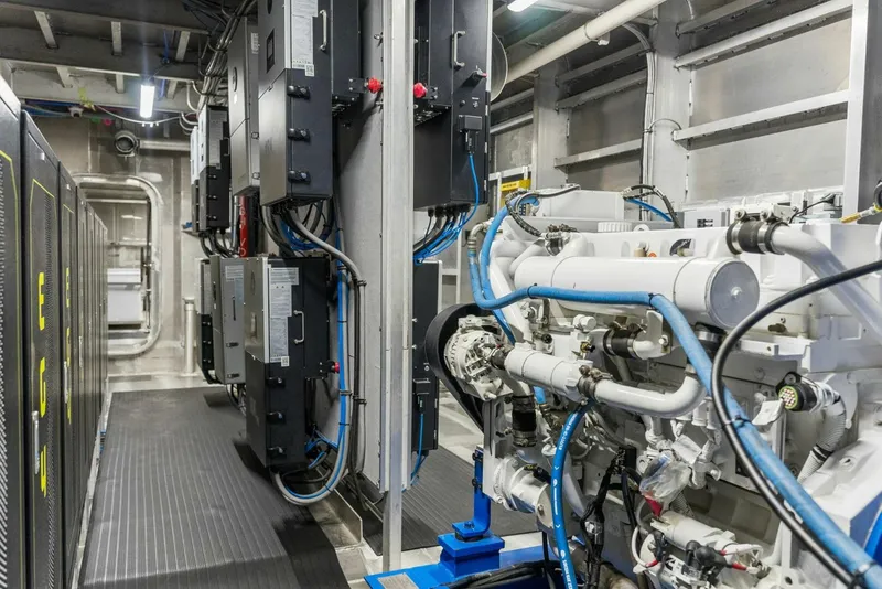 Slide: The Image of Breaux Brothers 120 GLV 2025 - 5990495