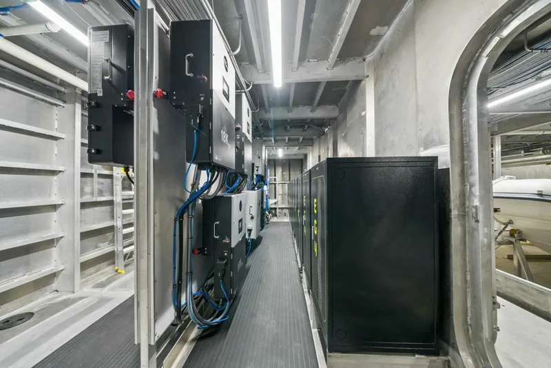 Slide: The Image of Breaux Brothers 120 GLV 2025 - 5990279