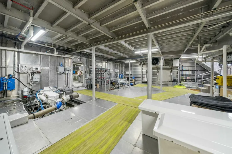 Slide: The Image of Breaux Brothers 120 GLV 2025 - 5990294