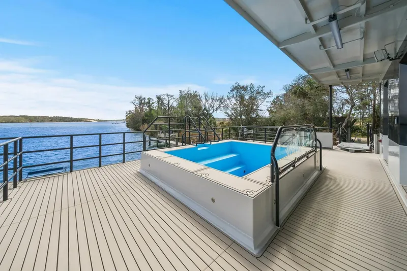 Slide: The Image of Breaux Brothers 120 GLV 2025 - 5990303