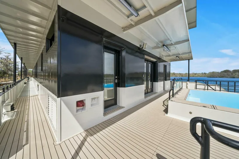 Slide: The Image of Breaux Brothers 120 GLV 2025 - 5990312