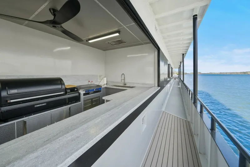 Slide: The Image of Breaux Brothers 120 GLV 2025 - 5990316