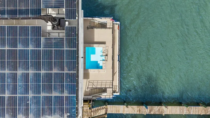 Slide: The Image of Breaux Brothers 120 GLV 2025 - 5990264