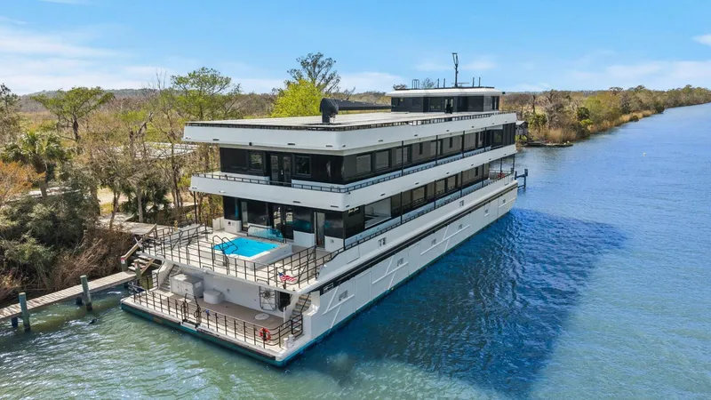 Slide: The Image of Breaux Brothers 120 GLV 2025 - 5990266