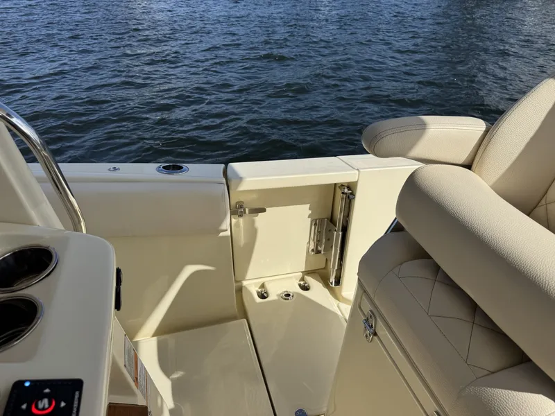 Slide: The Image of Chris-Craft Catalina 30 2023 - 6063220