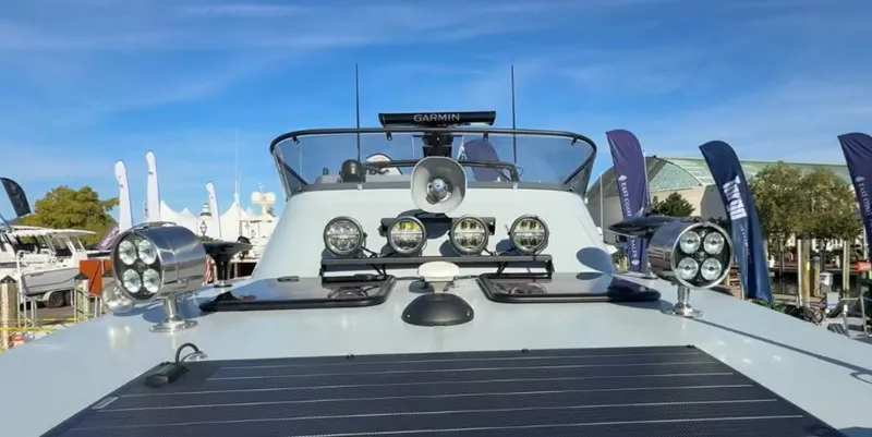 Slide: The Image of Targa 37 Flybridge 2025 - 5950677