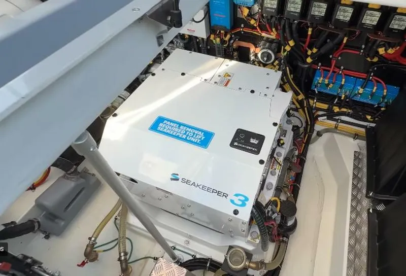 Slide: The Image of Targa 37 Flybridge 2025 - 5950853