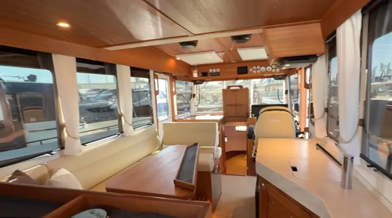 Slide: The Image of Targa 37 Flybridge 2025 - 5950662