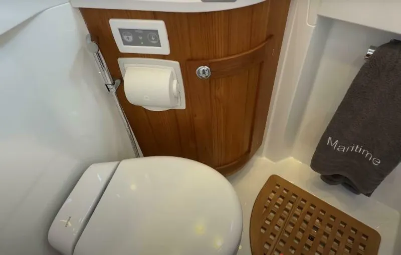 Slide: The Image of Targa 37 Flybridge 2025 - 5950850