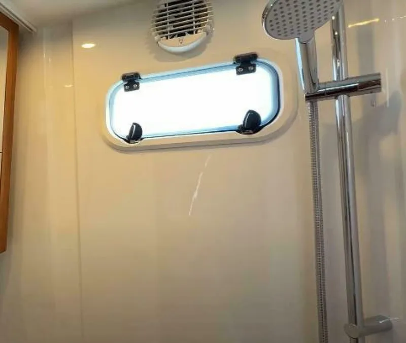 Slide: The Image of Targa 37 Flybridge 2025 - 5950849