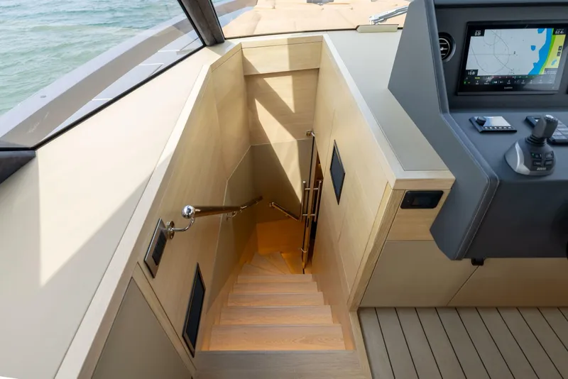 Slide: The Image of Steeler Bronson 67 Beachclub 2025 - 5951827