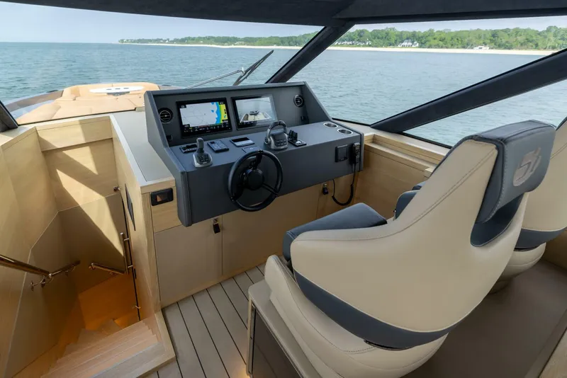 Slide: The Image of Steeler Bronson 67 Beachclub 2025 - 5951828