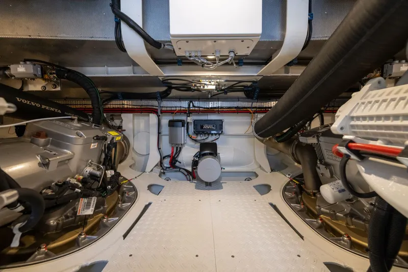 Slide: The Image of Steeler Bronson 67 Beachclub 2025 - 5951843