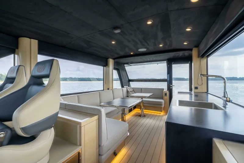 Slide: The Image of Steeler Bronson 67 Beachclub 2025 - 7648645