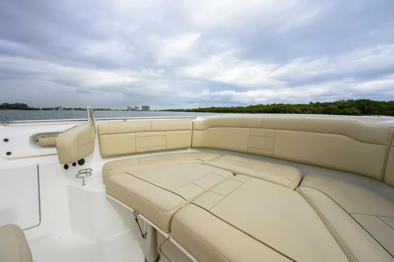 Slide: The Image of Pursuit 32 - Bow 2019 Pursuit S 328 Center Console - 5952009