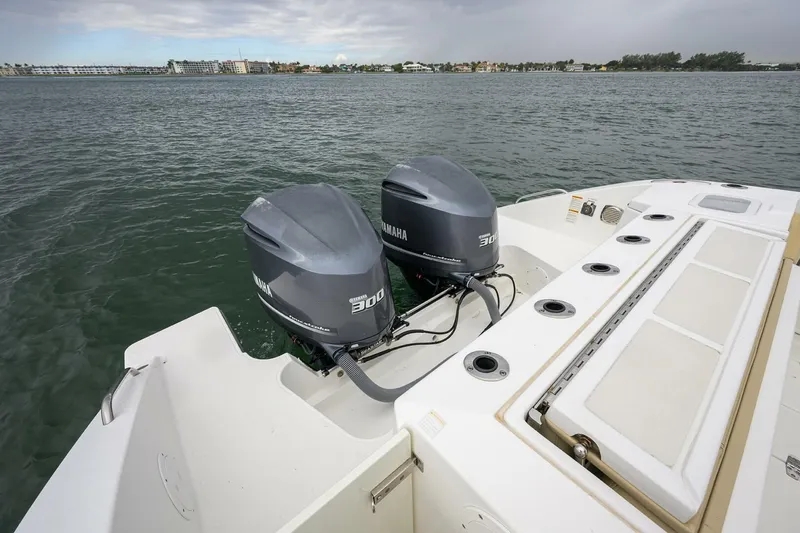 Slide: The Image of Pursuit 32 - Engines 2019 Pursuit S 328 Center Console - 5952059