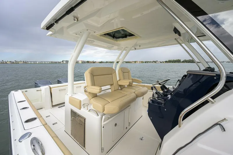 Slide: The Image of Pursuit 32 - Helm 2019 Pursuit S 328 Center Console - 5952070