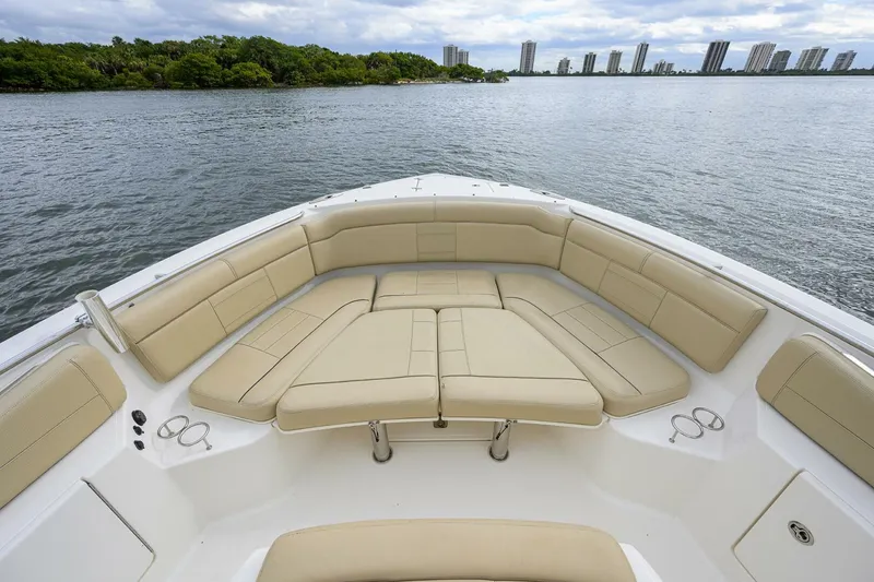 Slide: The Image of Pursuit 32 - Bow 2019 Pursuit S 328 Center Console - 5952001