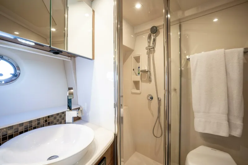 Slide: The Image of Cruisers Yachts 45 Cantius 2016 - 5952135