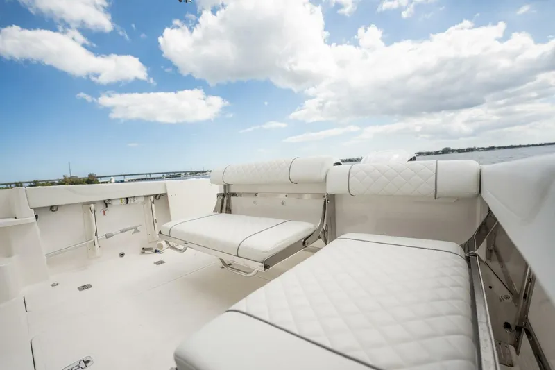 Slide: The Image of Pursuit 325 Offshore 2024 - 5952193