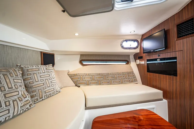 Slide: The Image of Pursuit 325 Offshore 2024 - 5952200