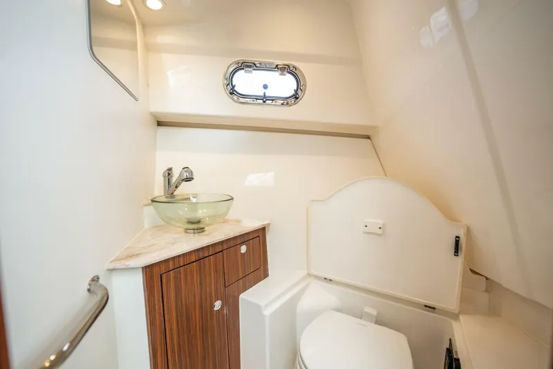 Slide: The Image of Pursuit 325 Offshore 2024 - 5952208