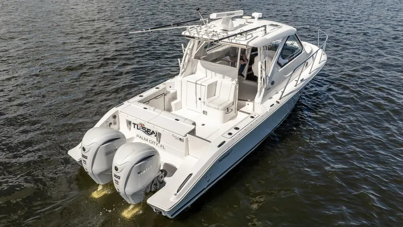 Slide: The Image of Pursuit 325 Offshore 2024 - 5952182