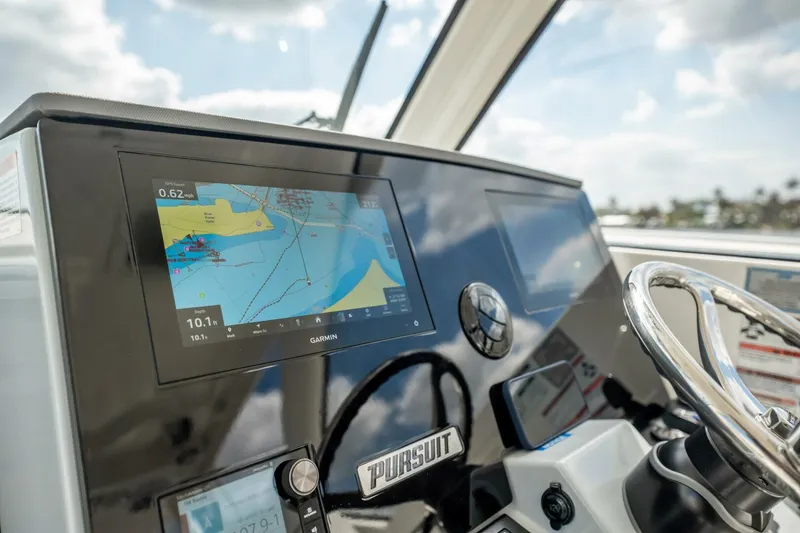 Slide: The Image of Pursuit 325 Offshore 2024 - 5952187