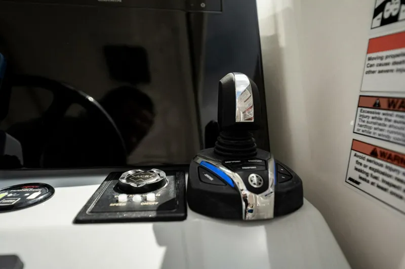 Slide: The Image of Pursuit 325 Offshore 2024 - 5952188