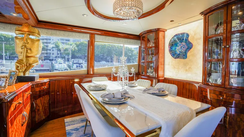 Slide: The Image of Lazzara 80 SL 2004 - 5952394