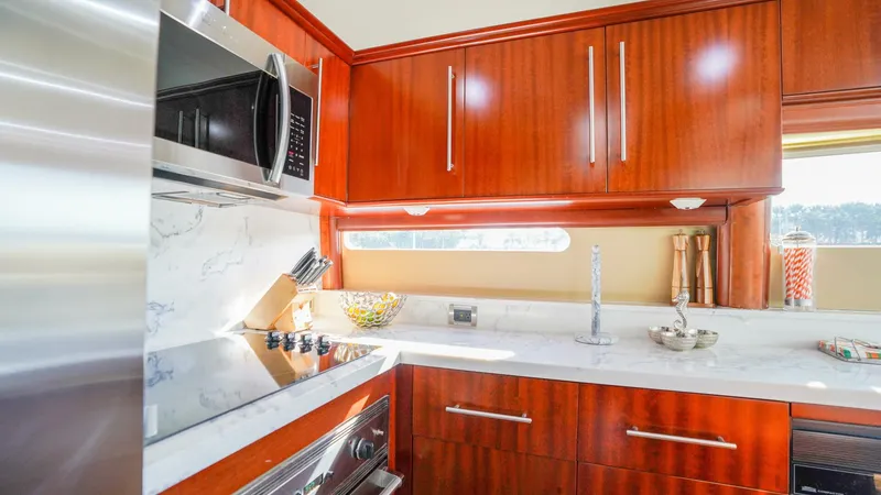 Slide: The Image of Lazzara 80 SL 2004 - 5952399