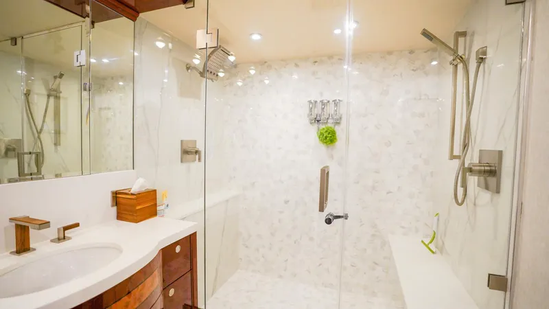 Slide: The Image of Lazzara 80 SL 2004 - 5952414