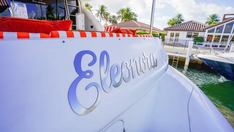 Slide: The Image of Lazzara Yachts 80 SL 2004 - 5952380